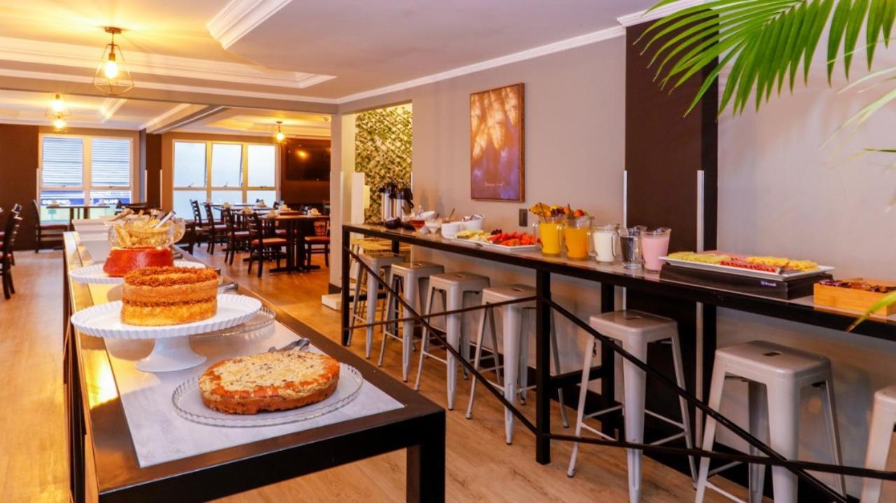 Hotel Genova Bc Balneario Camboriu Bagian luar foto